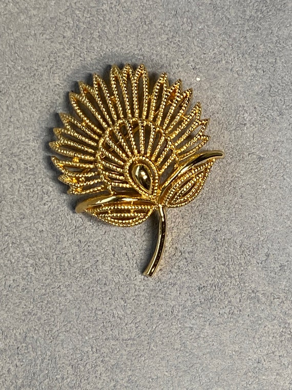 Signed Trifari Gold Tone Flower Brooch - image 2