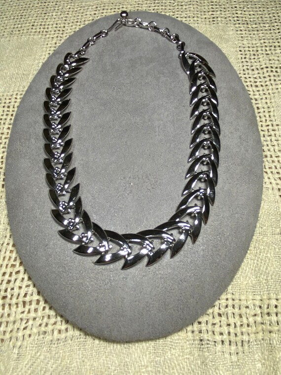 Vintage Signed Coro Chevron Silver-Tone Choker - image 4