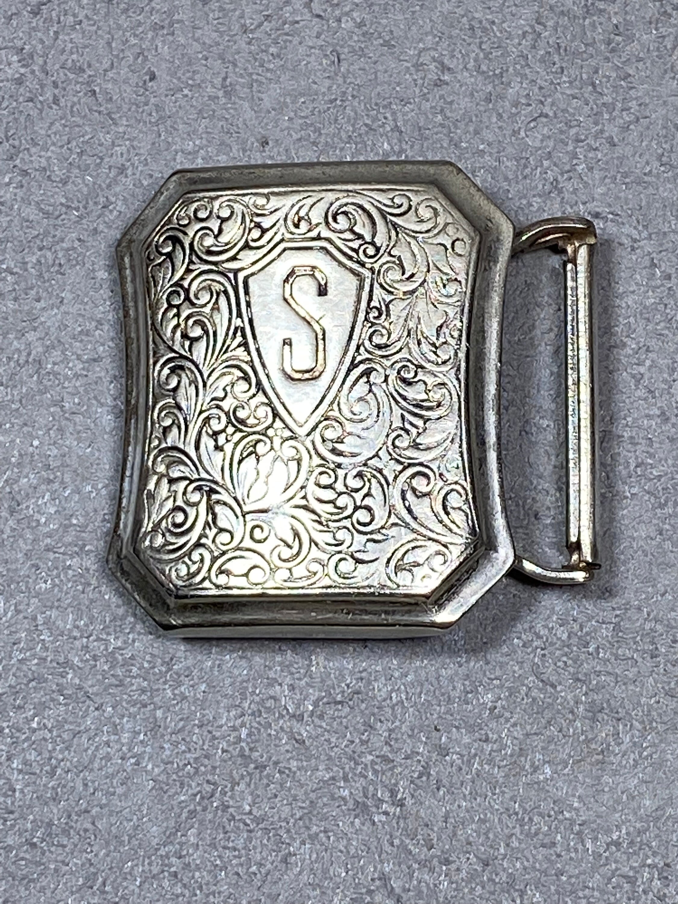 Vintage Giant Grip Silvertone Letter 
