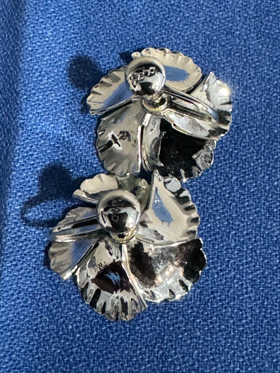 Vintage CORO Silver Tone Flower Screw Back Earrin… - image 4