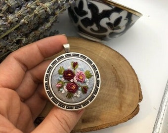 Hand Embroidery Necklace Pendant,Silver Round Embroidered Jewelry,Wildflower Vintage Style Necklace for mom,women,her