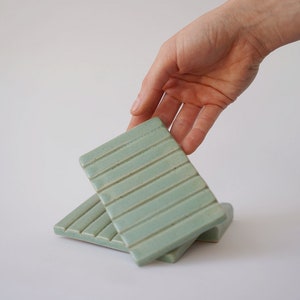 Ceramic soap dish - green