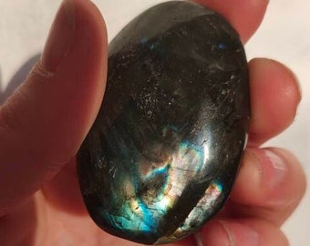 Petit Galet de Labradorite Bleue Dorée - Qualité A - 47g - Origine Madagascar