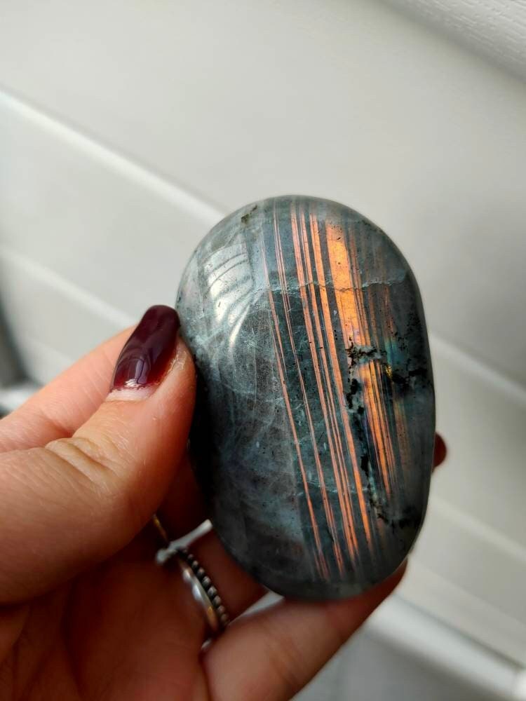 Galet Labradorite Orange Striée