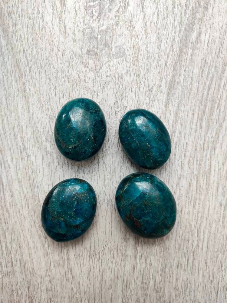 Petit Galet Apatite Bleue