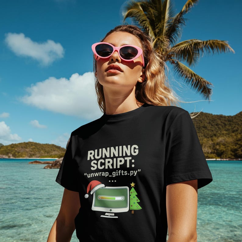 Python Weihnachten Shirt Unwrap Geschenke Lustiges Coder Programmierer Geschenk Unisex Urlaub Tee Geek Nerd Entwickler Tech Weihnachtsgeschenk für Coder Bild 4