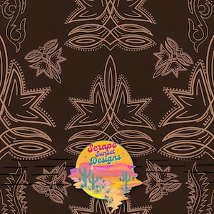Peut inclure: Un fond brun avec un motif répétitif de feuilles stylisées. Un autocollant circulaire avec un paysage désertique et le texte "Serape Sunset Designs" est au centre de l'image.