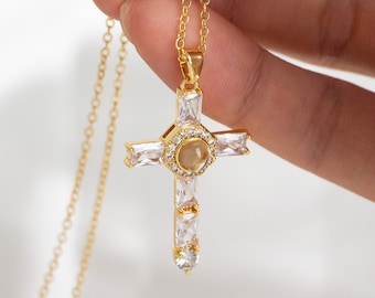 Collar de proyección cruzada en oro / plata / oro rosa, collar cruzado personalizado Regalos religiosos cristianos católicos góticos personalizados para ella