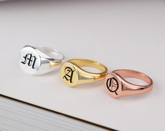 Anillo con letra inglesa antigua, anillo de sello con inicial, anillos de sello góticos para mujer, fuente gótica, anillo de escritura personalizado con declaración de plata esterlina