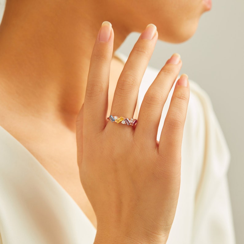 Anillo de piedra de nacimiento de baguette delicado, piedra de nacimiento familiar, regalo de anillo de abuela madre, anillo del mes de nacimiento de las madres de plata de oro regalo personalizado para ella imagen 9