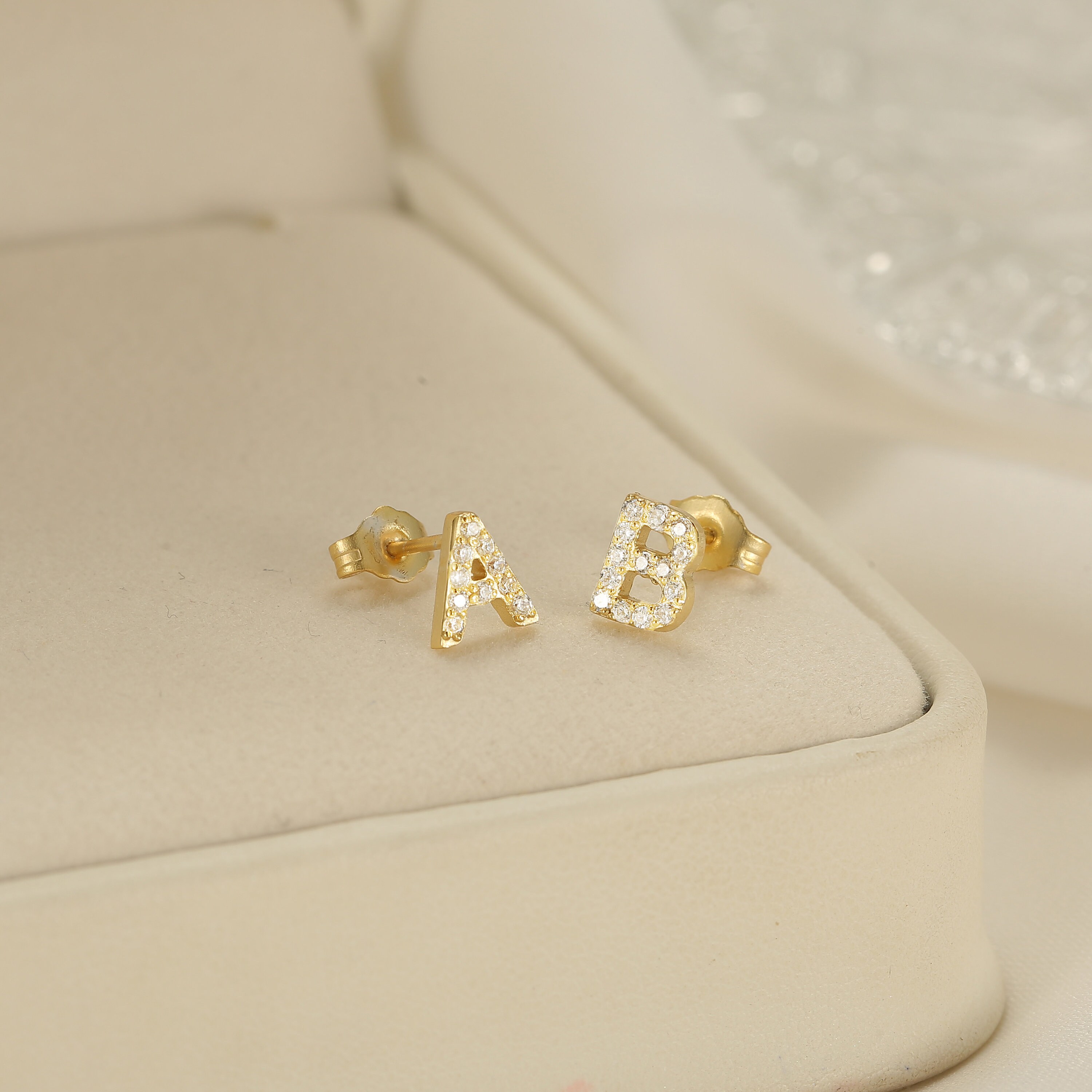 Initial stud oorbellen | Zilveren oorbellen met letter