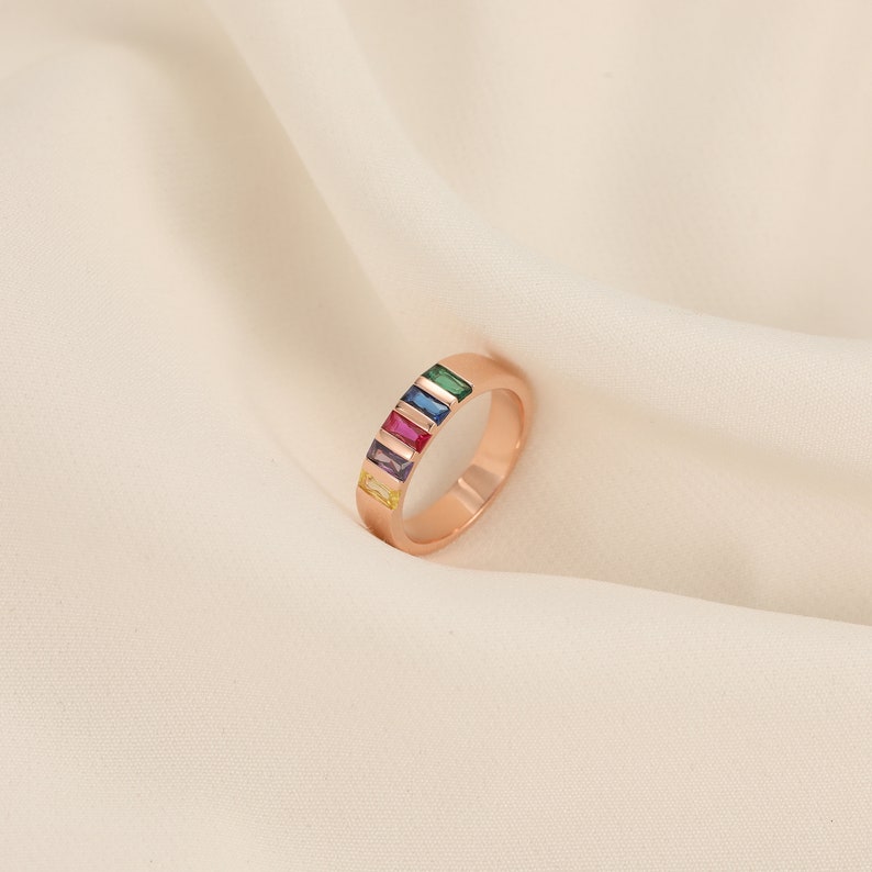 Brede band stokbrood geboortesteen ring, familie geboortesteen, moeder oma ring cadeau, goud zilver moeders geboorte maand gepersonaliseerd cadeau voor haar afbeelding 8