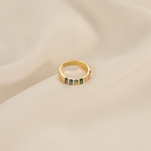 Brede band stokbrood geboortesteen ring, familie geboortesteen, moeder oma ring cadeau, goud zilver moeders geboorte maand gepersonaliseerd cadeau voor haar afbeelding 9