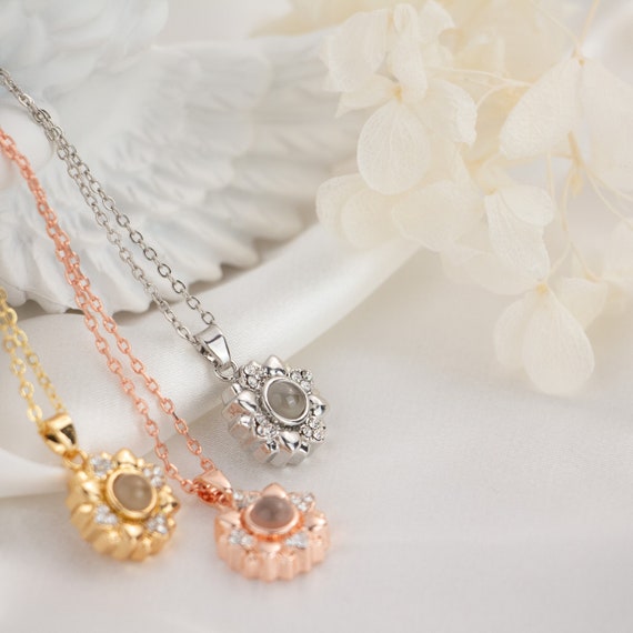 Sunflower on sale projection necklace