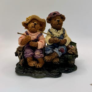Boyds Bears Figurine Becky and Tom...Simpler Times #2277910, The Bearstone Collection 2002, Bears Sitting on Dock with Fishing Poles