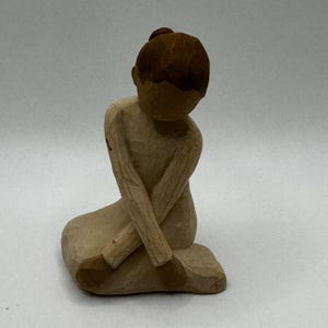 Willow Tree &quot;Serenity&quot; 2002 Figurative Sculpture (No Wings) by Susan Lordi, Girl Figurine, Angel Figurine, Sitting Girl Arms Crossed