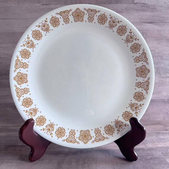 Corelle Gold Butterfly Dinner Plates - Set of 4; White With Gold