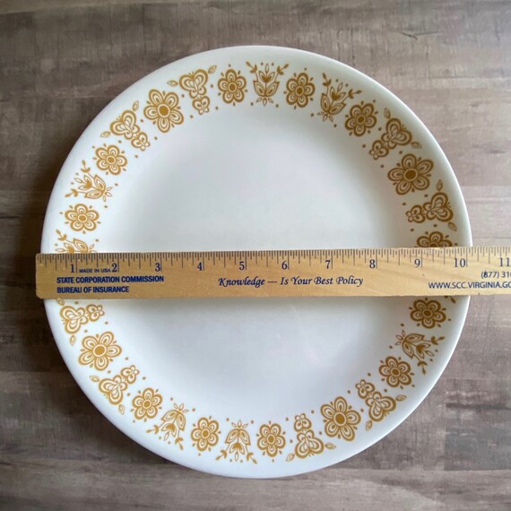 Corelle Gold Butterfly Dinner Plates - Set of 4; White With Gold