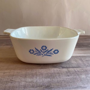 Vintage Corning Blue Cornflower 1.5 Quart Casserole (no lid); P - 1 1/2 - B