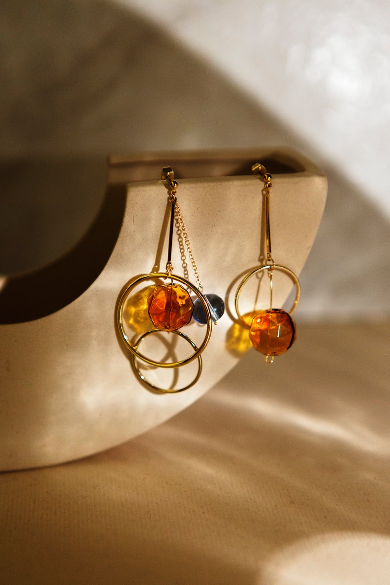 Natsu Asymmetrical Geometric Earrings, Hand-Blown Glass Beads, 14K Gold Plated, Glass Chandelier Jewelry zdjęcie 1
