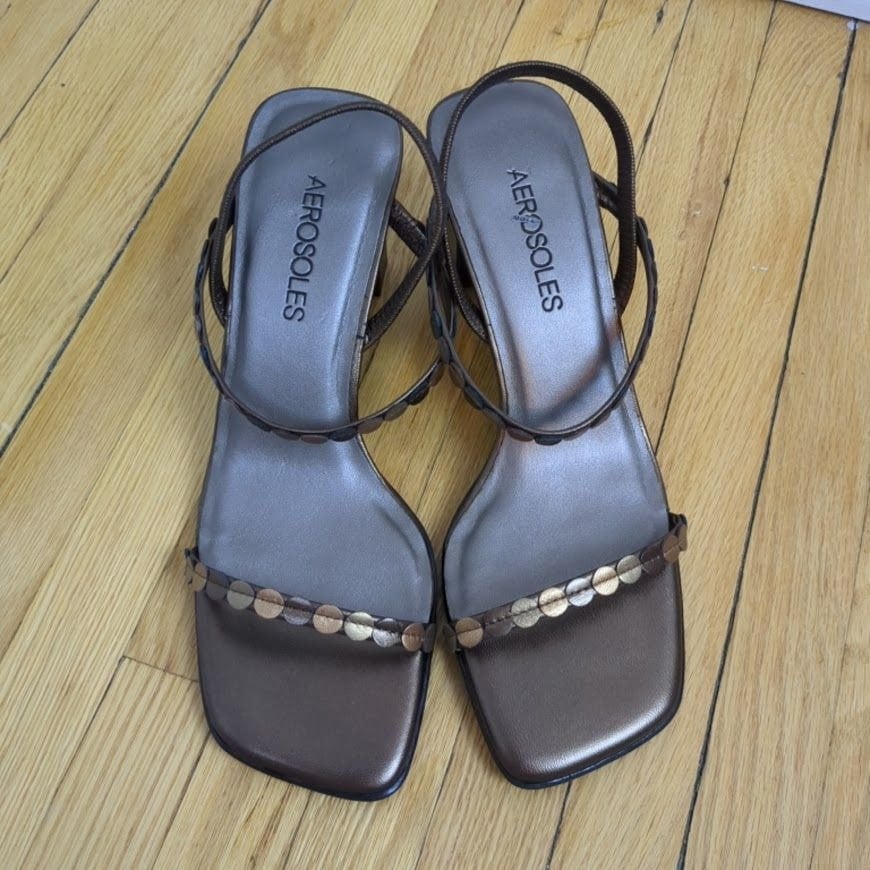 Aerosoles silver sandals deals