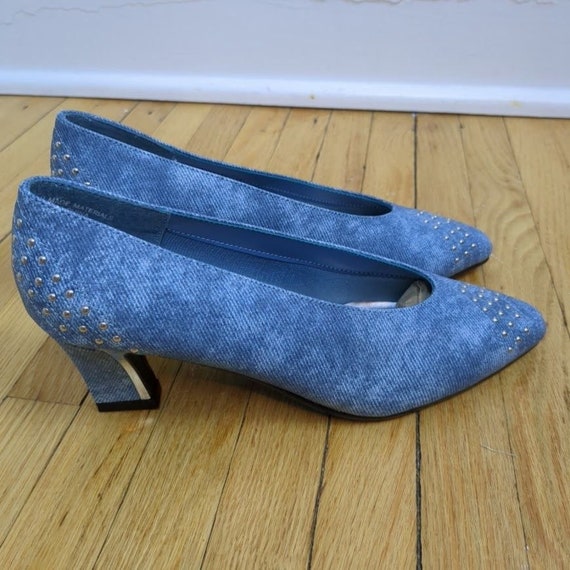 New in Box Vintage 90s Jubilee Pumps Denim Look S… - image 2