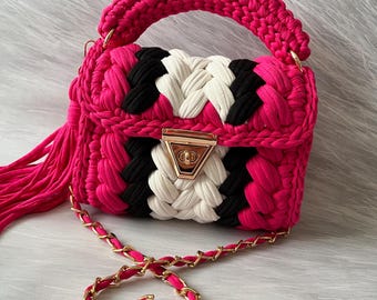 Bolsa de crochê multicolorida feita à mão: Bolsa de ombro tricotada com fio de camiseta / Presentes para a Black Friday