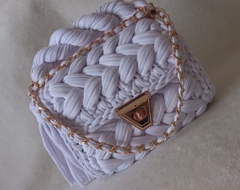Bolso de punto blanco hecho a mano: bolso de hombro de crochet con cadena