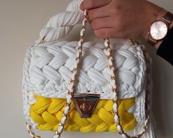 Sac à bandoulière au crochet fait main : sac à main tissé en laine de t-shirt