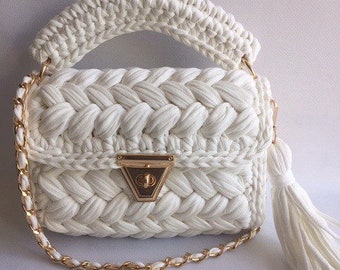 Sac à bandoulière au crochet fait main : fil tissé pour t-shirt, sac à main pour femme