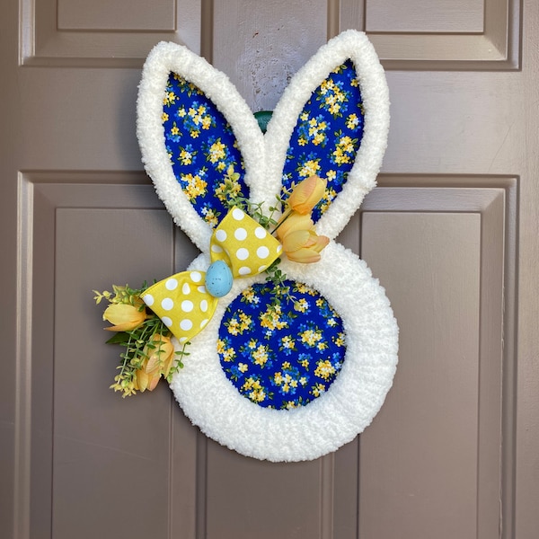 Chunky yarn Easter bunny wreath, cute bunny wall hanging, Country bunny door decor, farmhouse Easter bunny decoration, nursery decor