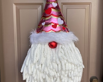 Valentines Gnome door hanger, gnome front door decor, gnome wreath, birthday Pink gnome wall hanging, chunky yarn gnome decoration.