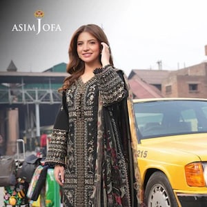 Schwarzer Jacquard Bestickter Pakistanischer Anzug: 3-Teilig Salwar Kameez