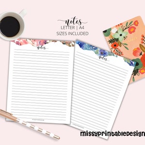 Puede incluir: Dos hojas de papel para notas imprimibles con papel rayado y bordes florales de acuarela. La hoja superior tiene un borde floral rosa y marrón y la hoja inferior tiene un borde floral azul y morado. El texto "notes" está escrito en cursiva en la parte superior de cada hoja.