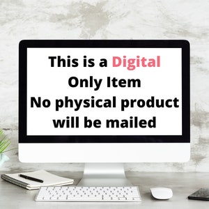 Pu&ograve; includere: Un monitor di computer che mostra il testo "Questo &egrave; un articolo digitale. Nessun prodotto fisico verr&agrave; spedito."