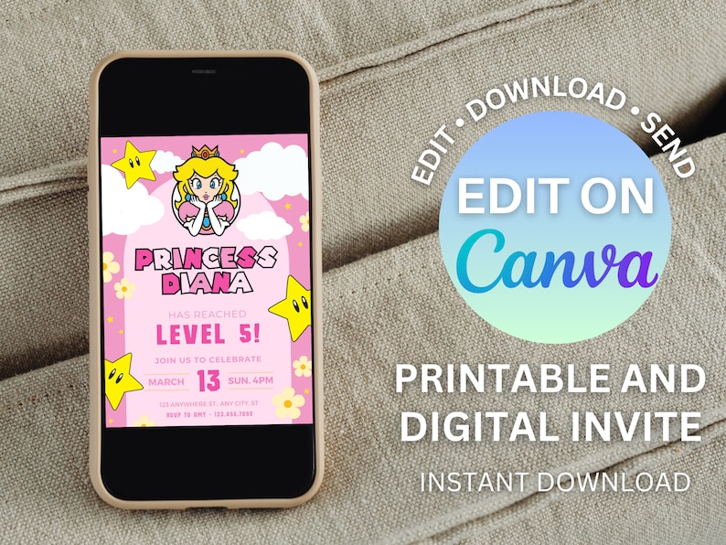 Pu&ograve; includere: Un invito digitale stampabile per una festa di compleanno, con uno schema di colori rosa e giallo. L'invito presenta un personaggio di principessa dei cartoni animati con una corona e una stella. Il testo sull'invito recita "La principessa Diana ha raggiunto il livello 5! Unisciti a noi per festeggiare il 13 marzo, domenica alle 16:00".