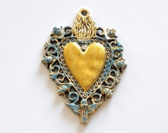 Petit coeur EX VOTO ciselé trésor sacré métal peint strass
