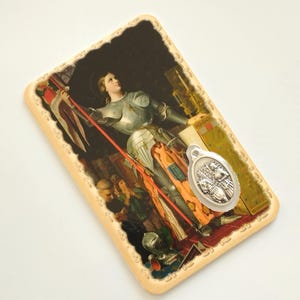 Gebetsbild mit Medaille der Heiligen Jeanne d'Arc mit Banner