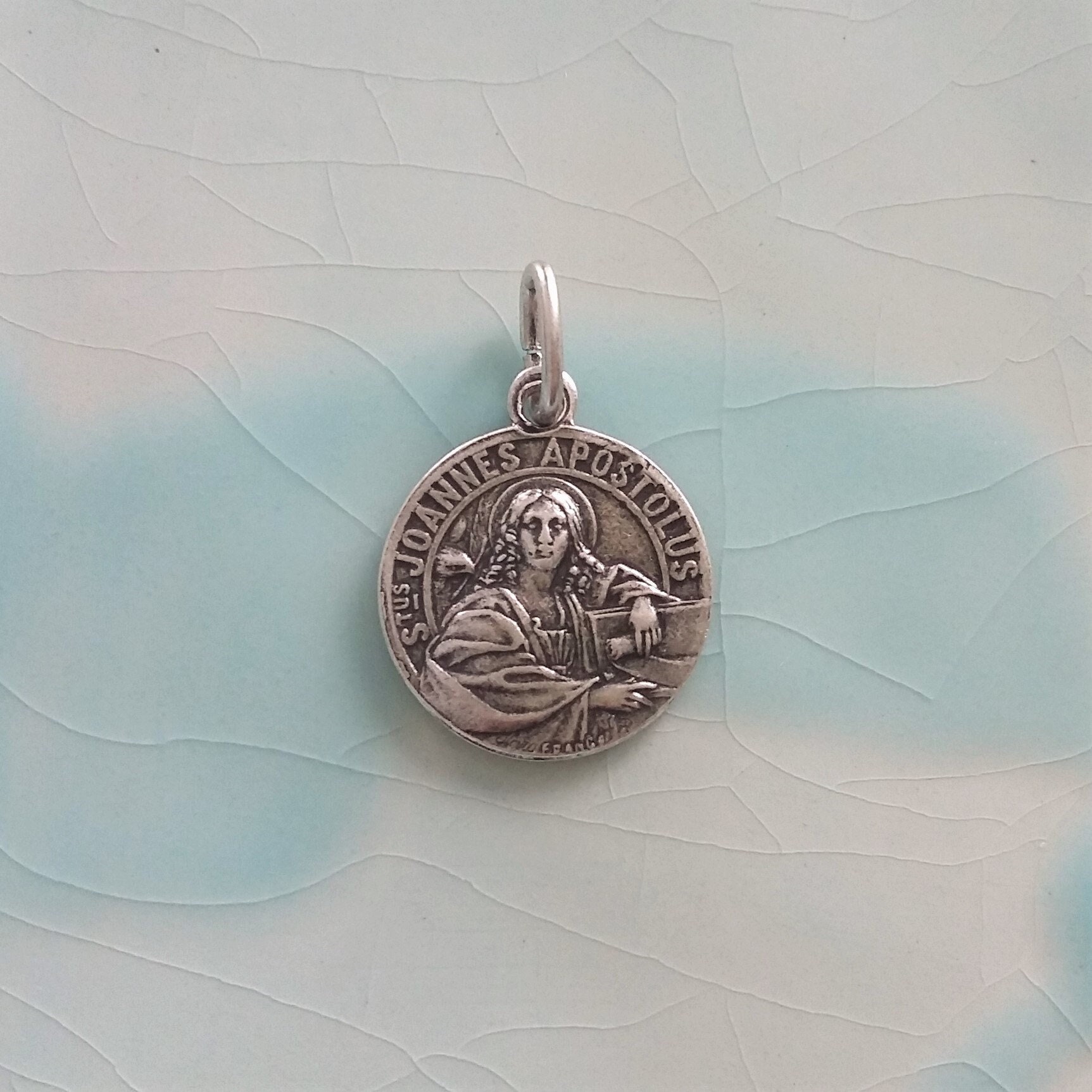 Médaille Religieuse Saint Jean L'evangéliste Vintage en Métal