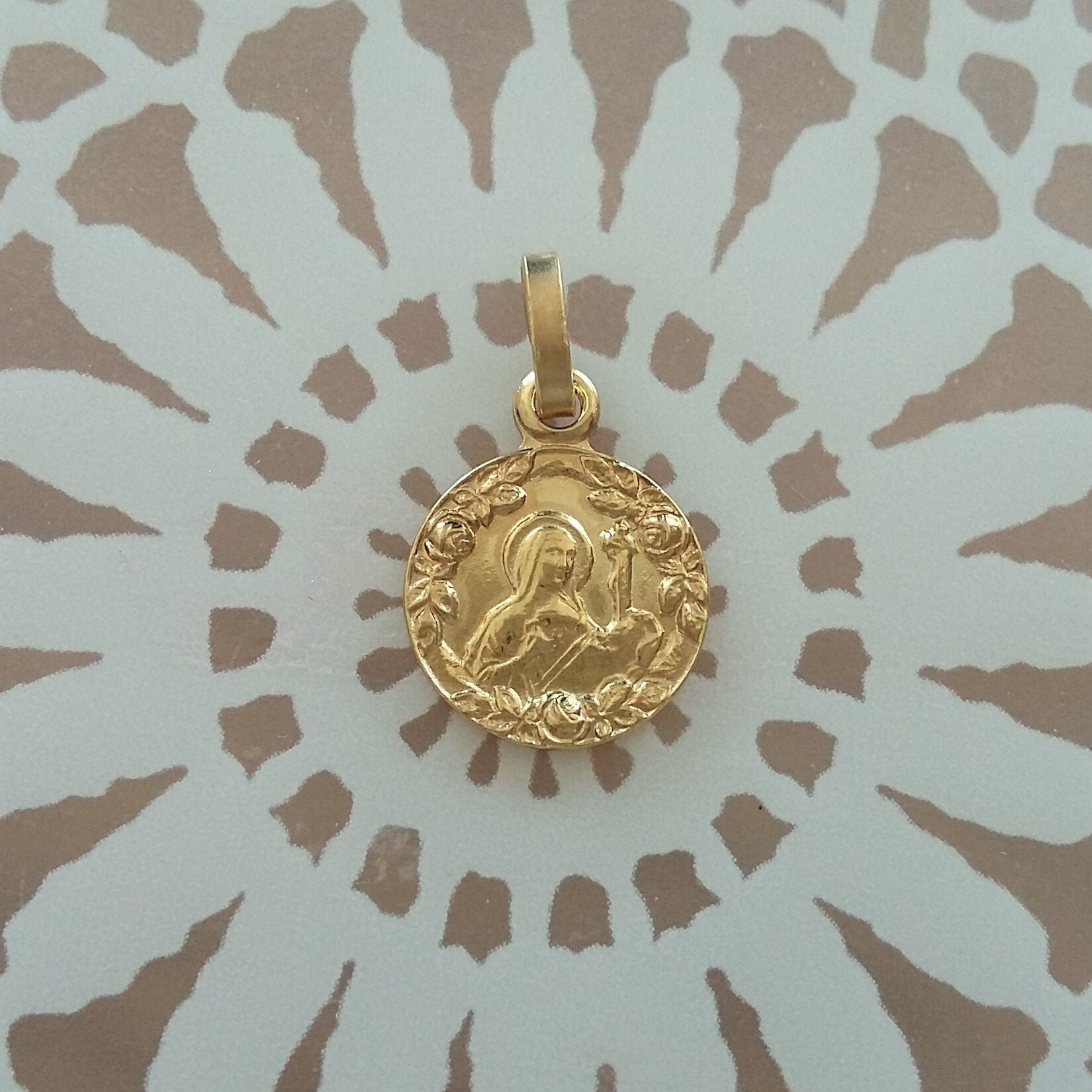 Petite Médaille Religieuse Sainte Rita Roses Vintage Coloris Doré
