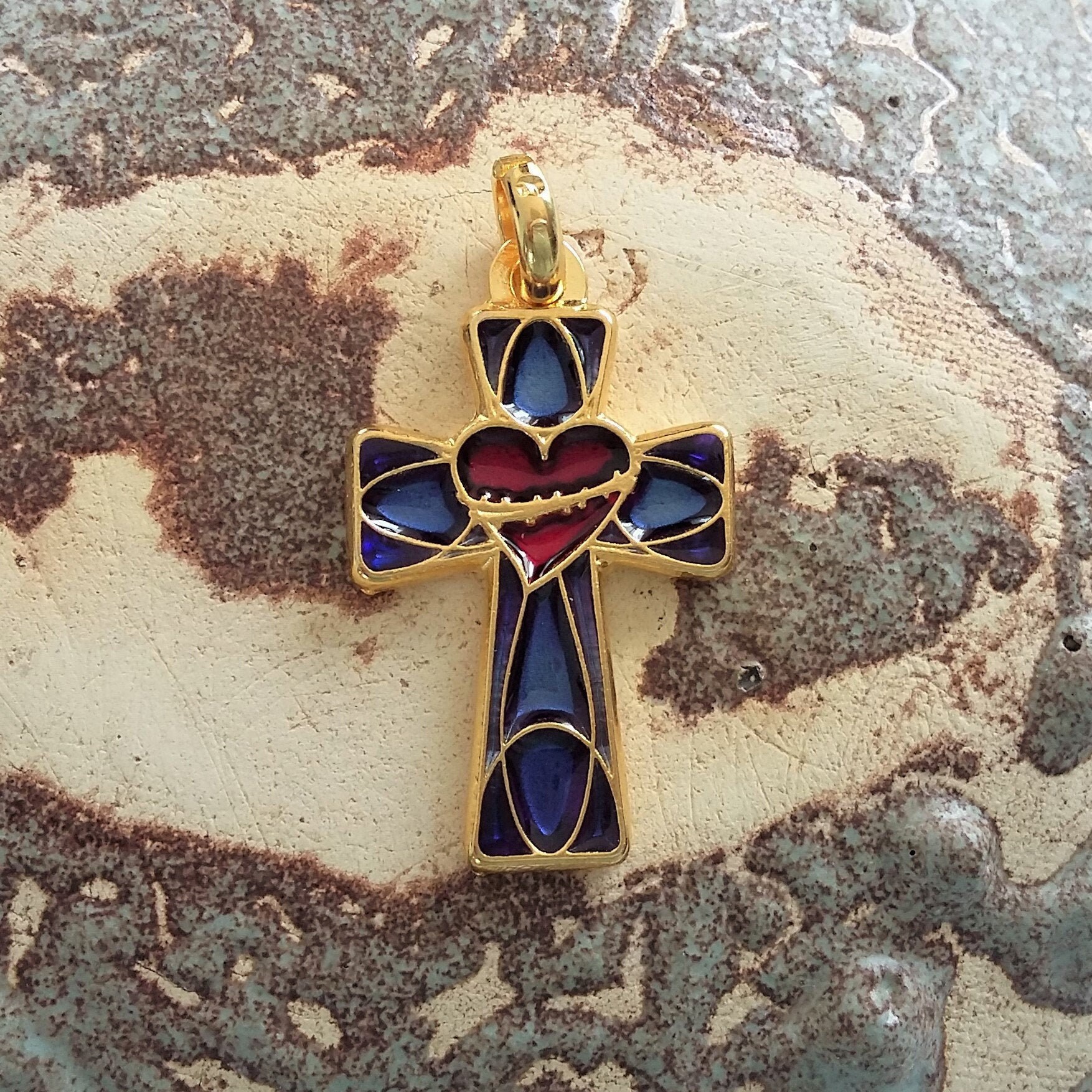 Croix Médaille Religieuse Vintage Coeur Sacré en Émail Coloré