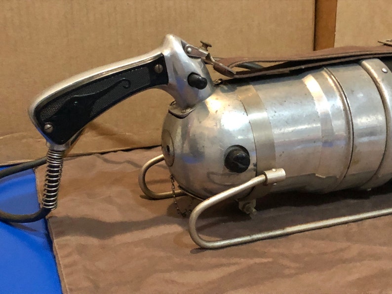 Vintage ElectroLux Cannister Vacuum Model V 1921 Complete Set image 7