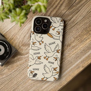 Funda para teléfono con diseño de ganso travieso, divertido patrón de gansos graznando, caos sin fisuras con teléfonos de pan, diseño de memes de dibujos animados, funda resistente para iPhone Galaxy