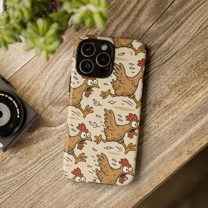 パニックに陥った鶏のスマホケース、面白い漫画の鶏の模様、叫び声を上げる鶏の大混乱、シームレスな農場のユーモア、頑丈なiPhone＆Galaxyカバー
