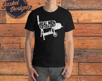 Funny BBQ Saying T-Shirt: Real Men Rub Their Meat