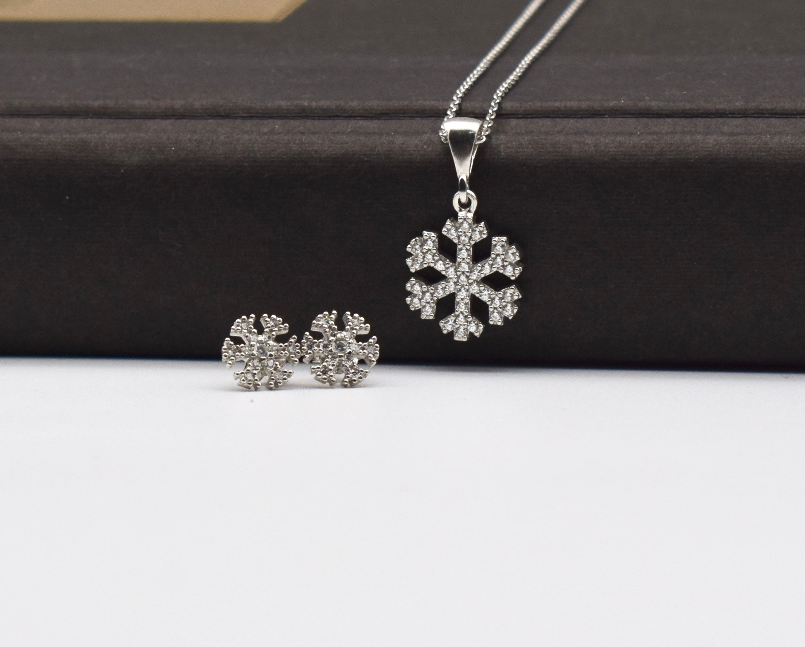 SLUYNZ Orecchini Pendenti Fiocco Di Neve In Argento 925 - Goccia Invernali Per Donna, Ipoallergenici Con Placcatura Rodio/Oro 18K