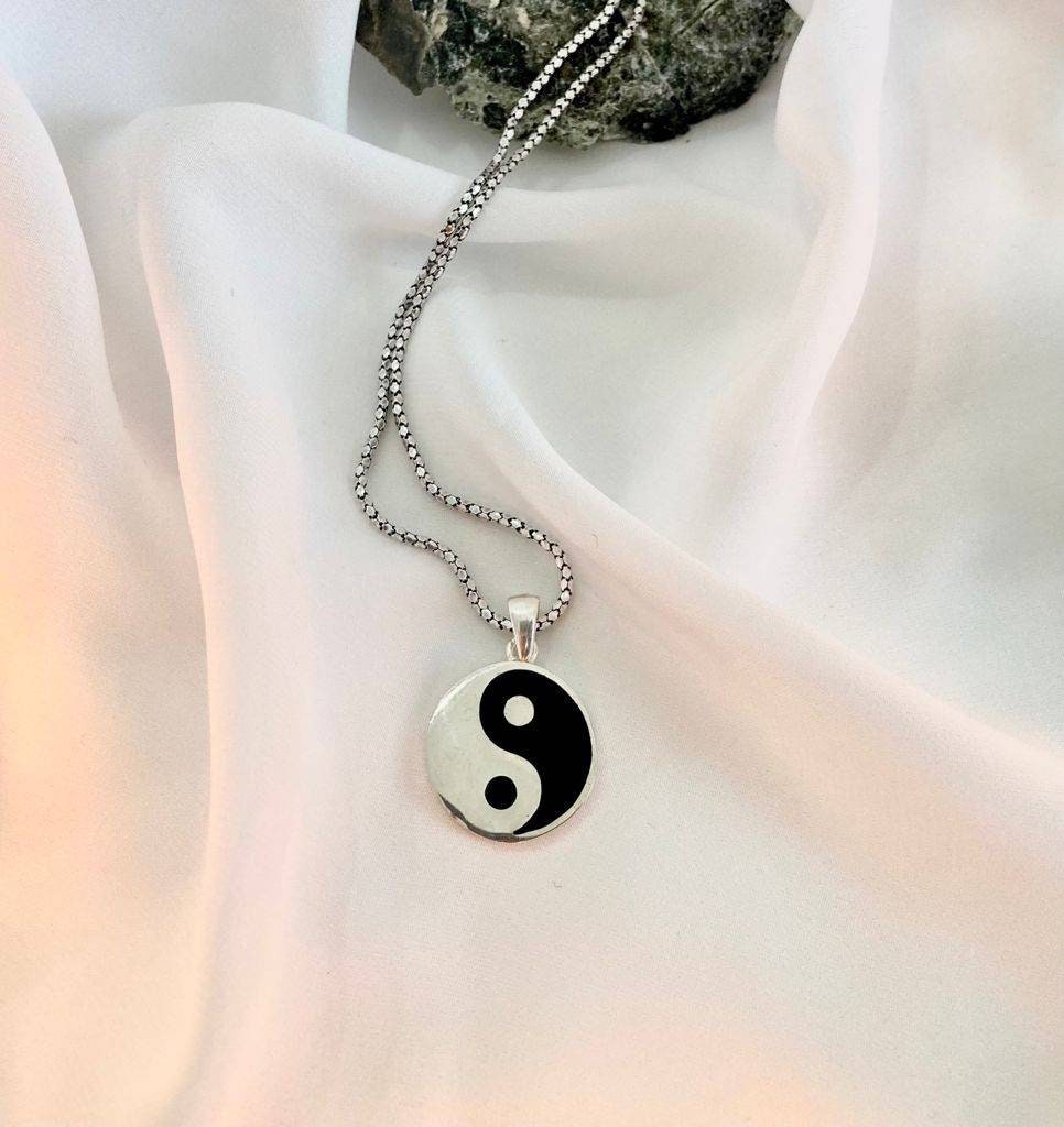 ★Hei★ [Jeon Hye-jin wearing][sv925] raindrop pendant neckl Designer fashion, Seoul-fully created | W Concept