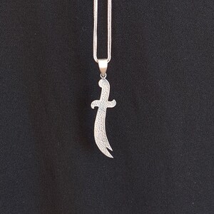 Collana Zulfiqar VASSAGO – Spada Dell’Imam Ali – Gioiello Islamico In Acciaio Inox – Regalo Religioso