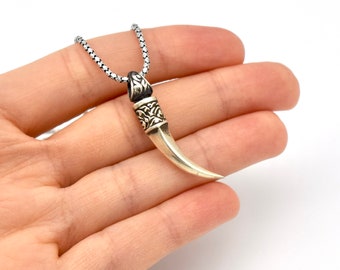 象牙調 ネックレス ペンダント ネックレス 象牙彫刻風 透かし彫り 中国 工芸品 レディース