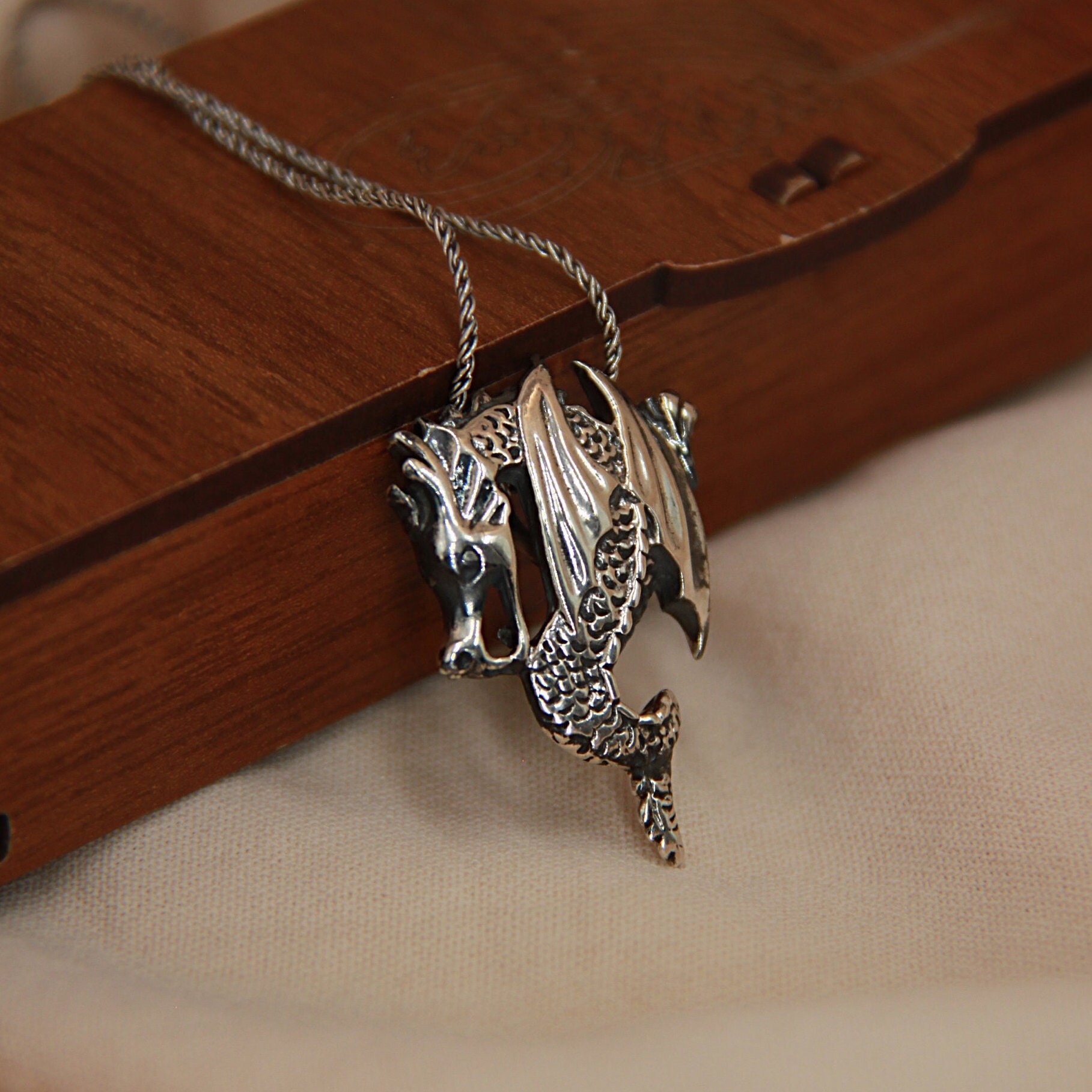 Collana Drago In Argento Sterling 925 Con Cristallo Verde - Gioiello Vintage E Simbolico Per Donne, Regalo Speciale - 2